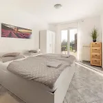 Apartma Serene Retreat Near