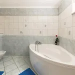 Serene Retreat Near Apartma