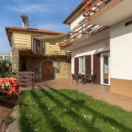 Appartement Surrounded By Forest With The Sea View *