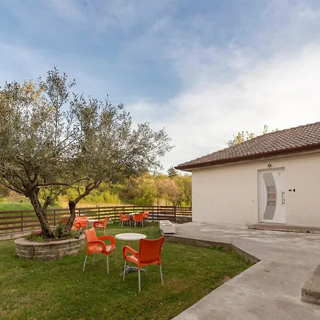Serene Retreat Near Apartma Koper