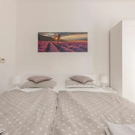 Apartma Serene Retreat Near