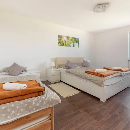 Apartment Martin And St Anton Apartman *