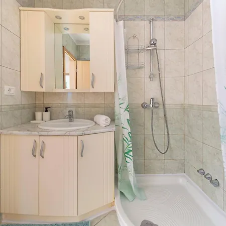 Surrounded By Forest With The Sea View Appartement Koper