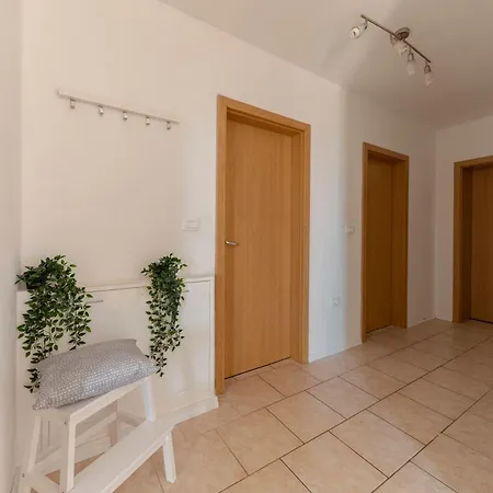 Apartment Martin And Sv Anton * Копер