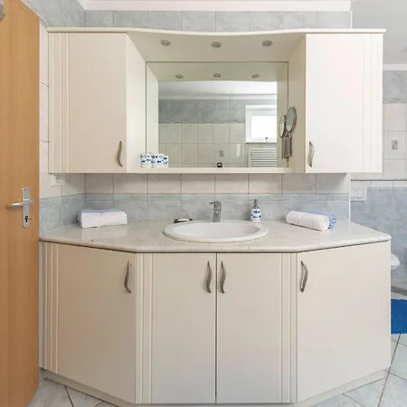 Souranded By Forest With The Sea View Apartamento *