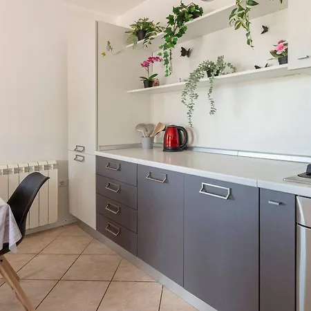 Apartma Serene Retreat Near