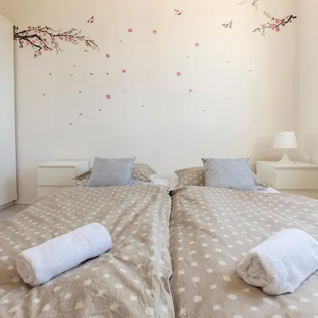 Souranded By Forest With The Sea View Apartamento