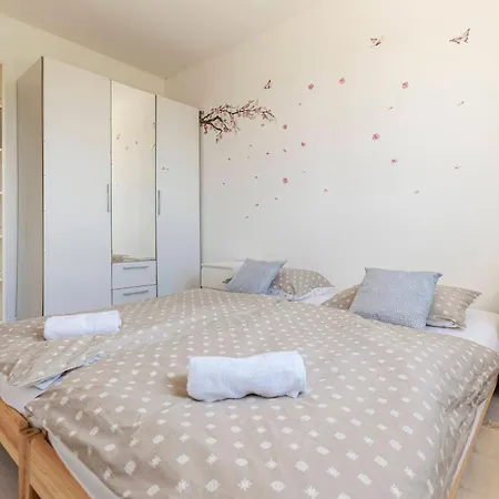 Surrounded By Forest With The Sea View Appartement *