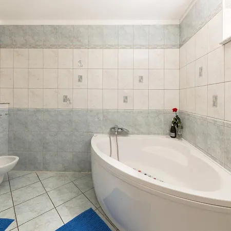Souranded By Forest With The Sea View Apartamento