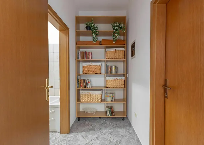 Martin And St Anton 公寓 *