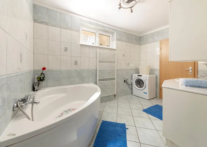 Martin And St Anton 公寓